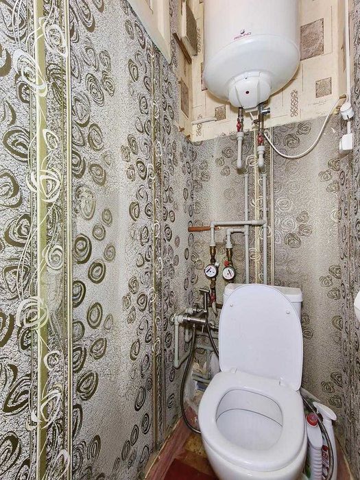 Продаж 2-кімнатної квартири 46 м2 в цегляному будинку біля ПК ХІМІКИ.