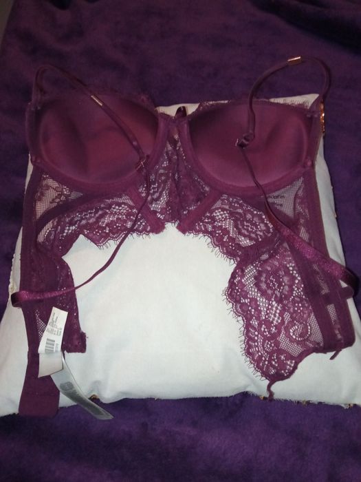 świetnym burgundowy biustonosz Intimissimi