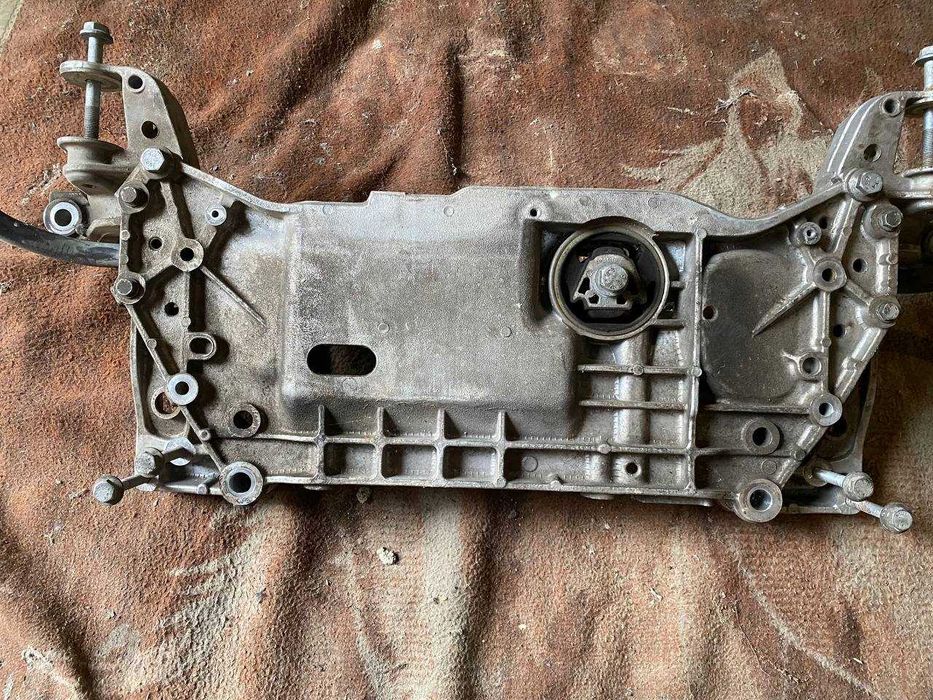 Підрамник передній Volkswagen Touran 2.0TDI 1K0199295E 1K0199369F