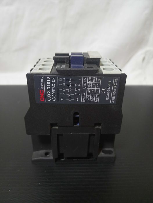 Пускатель (контактор) CJX2-D1810, 18А, 220В, 7,5 кВт