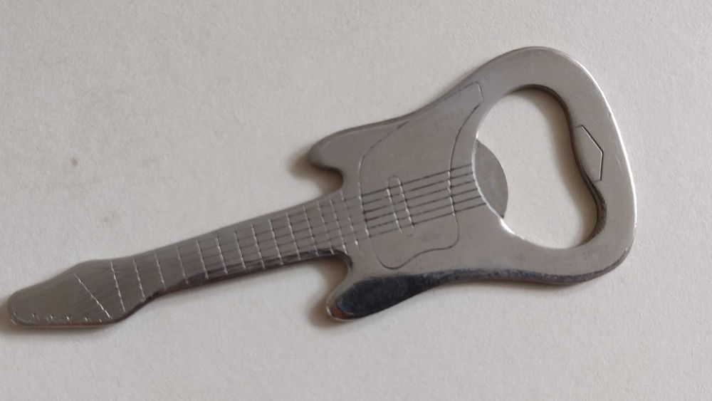 Otwieracz do butelek - gitara