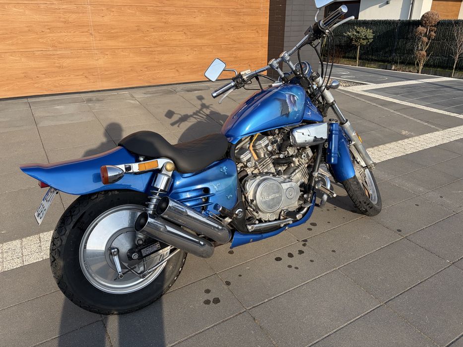 Honda vf700c super magna