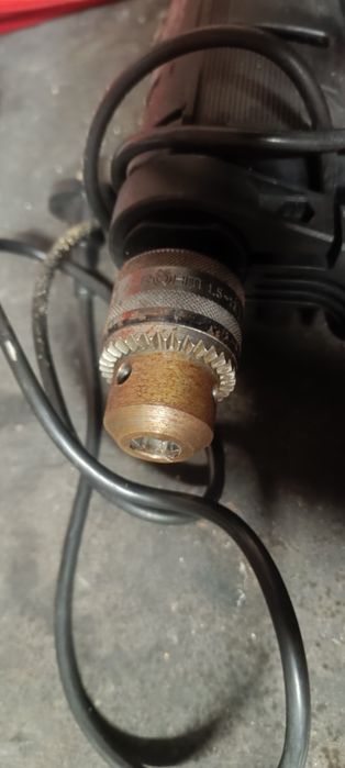 Berbequim Black & Decker BD142 de 550 Watts. 
Potência: 550