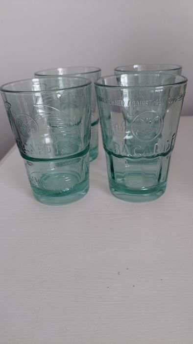 4 szklanki Bacardi, zielone 300 ml