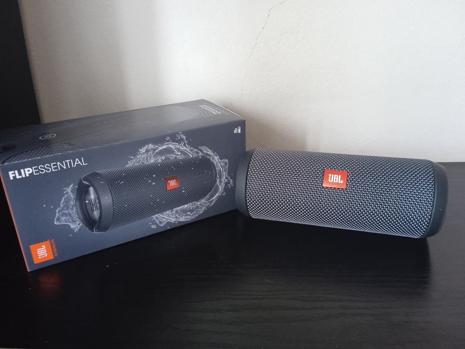 JBL Flip Essential портативна колонка