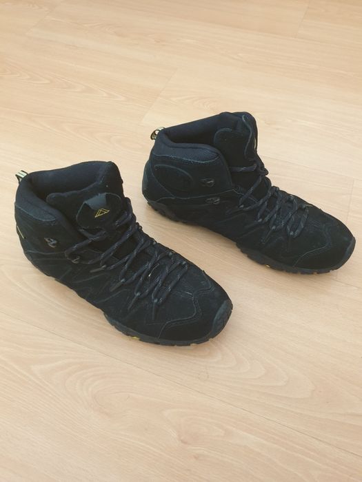 Botas Rockland impecáveis