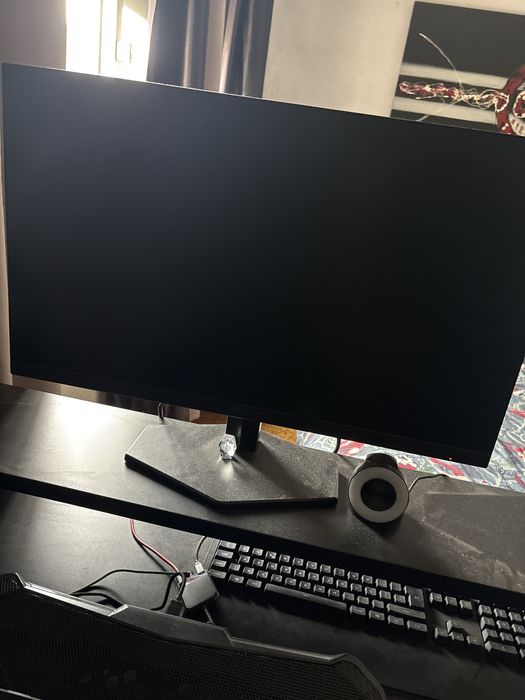 Monitor com pouco mais de meio ano
