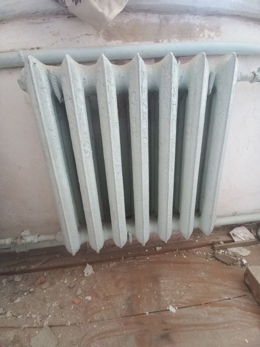 Продам чугунні батареї