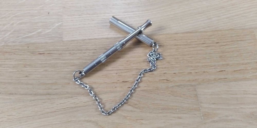 Metalowy gwizdek dla psa