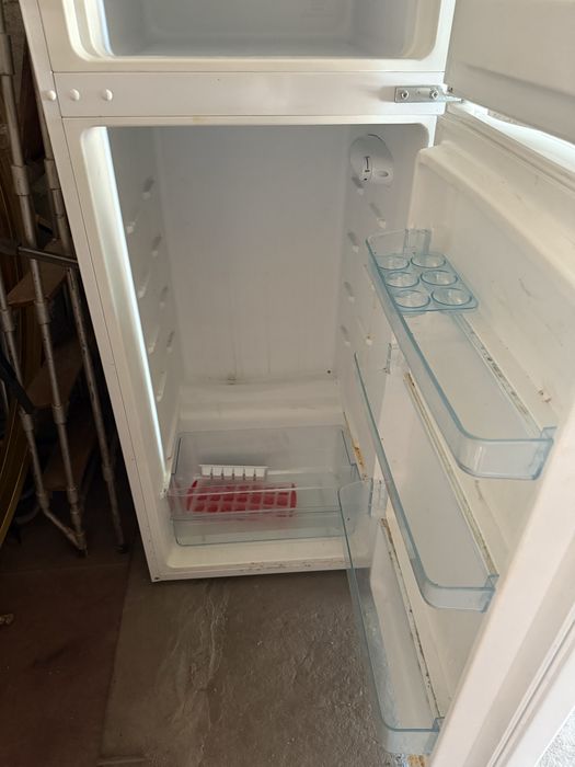 Продам холодильник Delfa