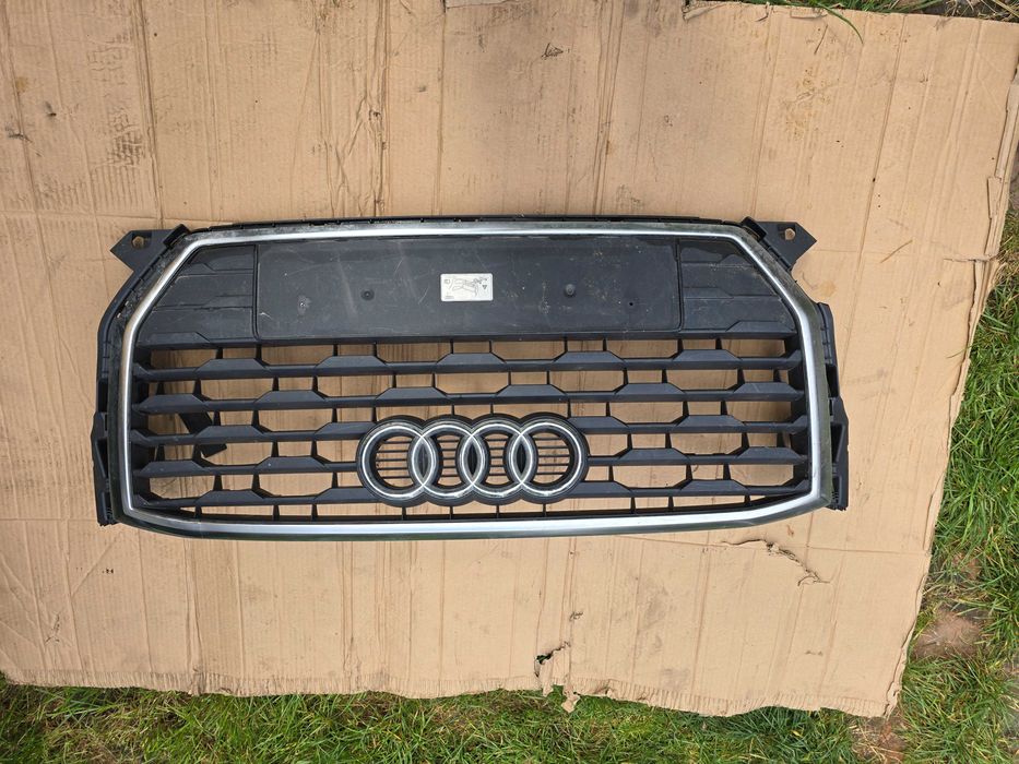 grill Audi Q2 81A