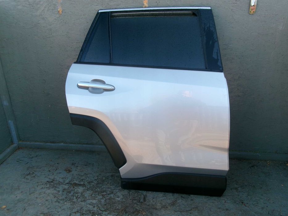 Двери передние задние правые левые Toyota Rav 4 V разборка