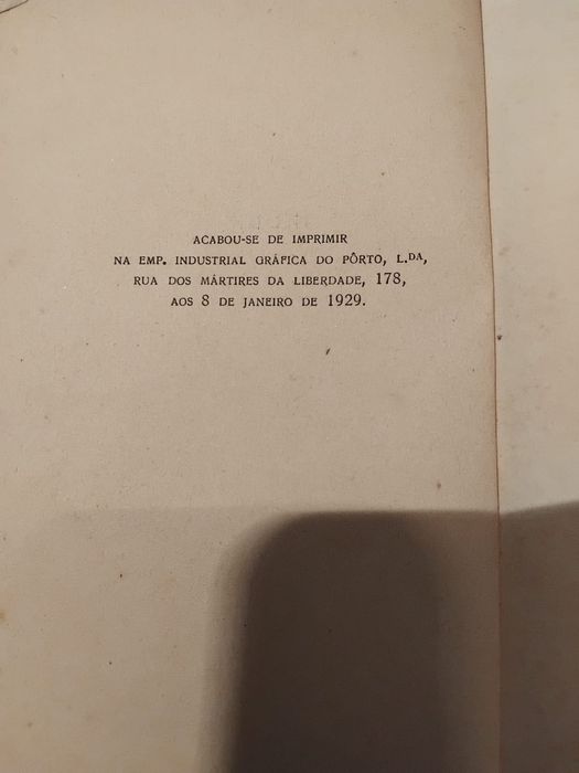 Livro “Entre Mortos”