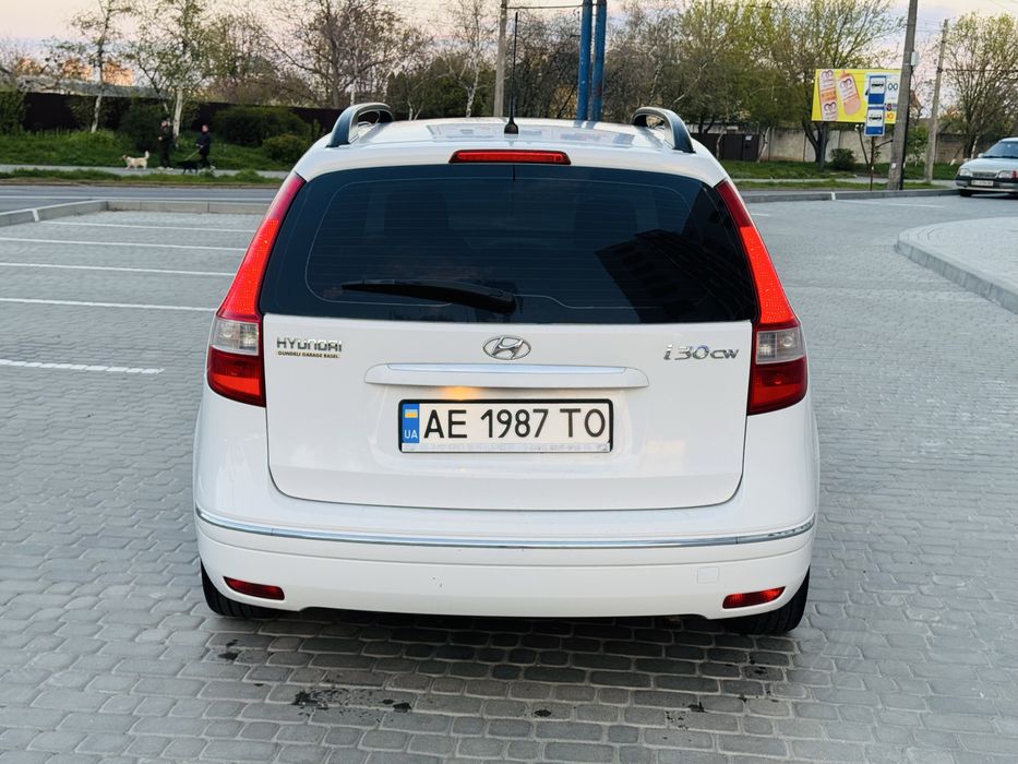 Продам хюндай i30 1.6 газ не крашен