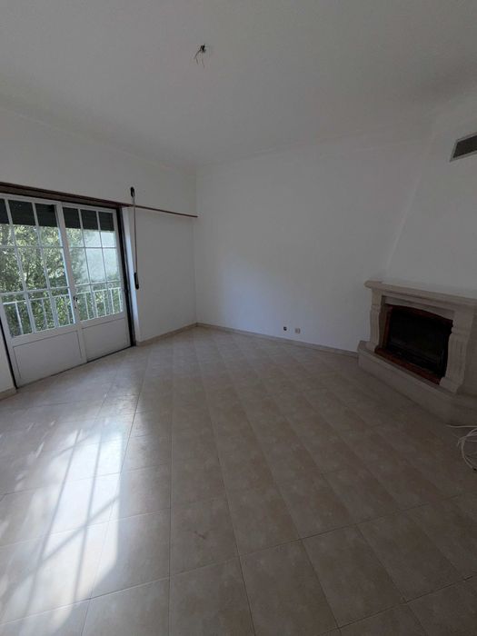 Espaçoso T3 em Loures
