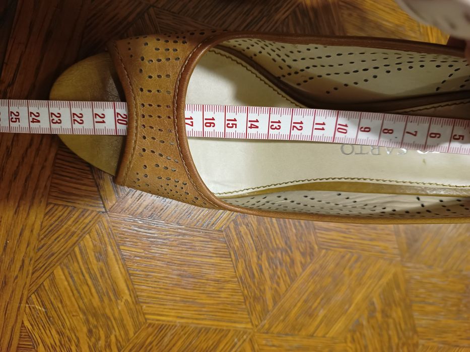 Buty na koturnie Franco Sarto 37