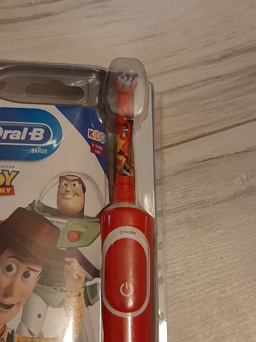 Nowa oryginalne.Szczoteczka elektryczna Oral b kids