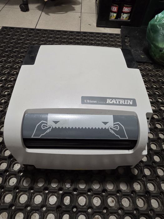 Podajnik ręcznik papierowy