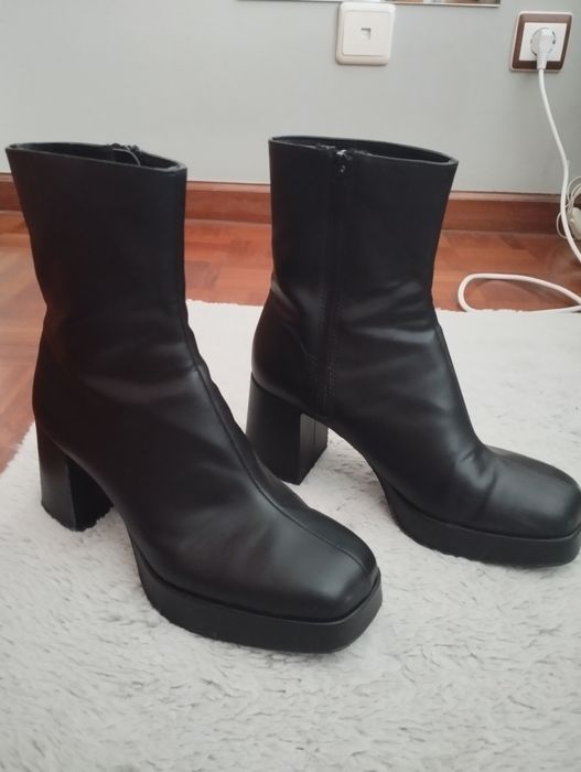 Botas de couro salto Bershka