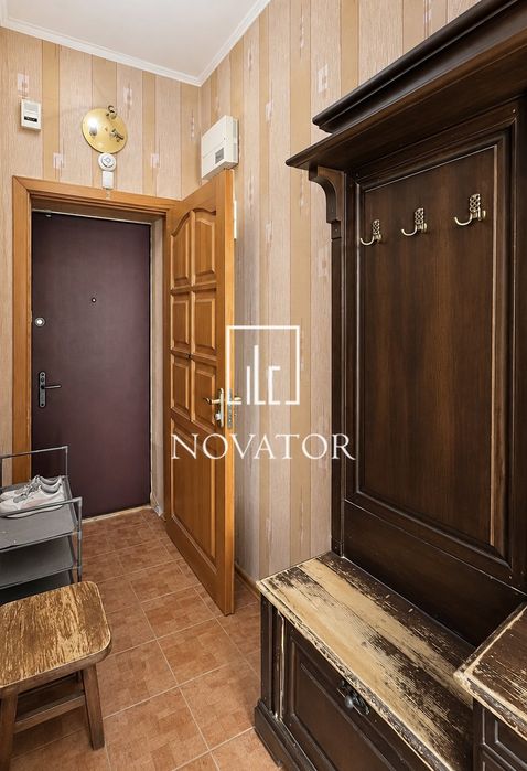 Продам 2-Кімнатну квартиру з доглянутим ремонтом,Київ,10хв до м.Берестейська,централізоване опалення,поруч парк Нивки,в будинку є Укриття, Без Комісії