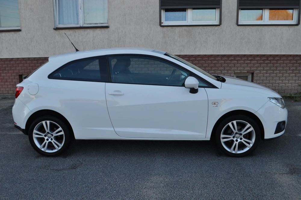 Seat Ibiza HATCHBACK 95000km benzynka ALU16 klima SERWIS
