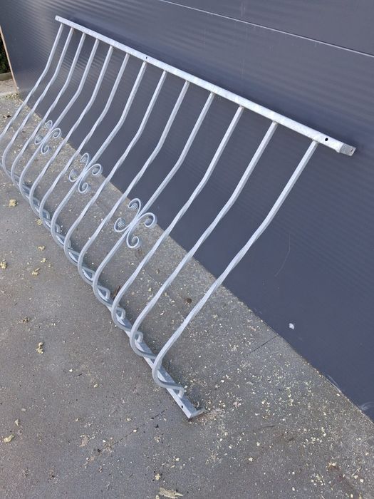 Solidne Przęsła Balustradowe / Balustrada Metalowa