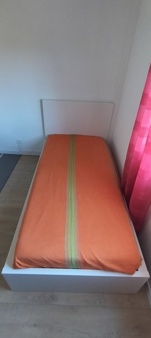 Cama Malm 0,90Mx2,00M com colchão
