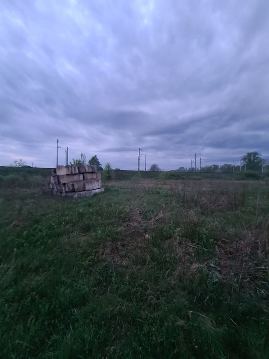 Крутий Берег, земельна ділянка поруч з річкою  під забудову. Краща ці