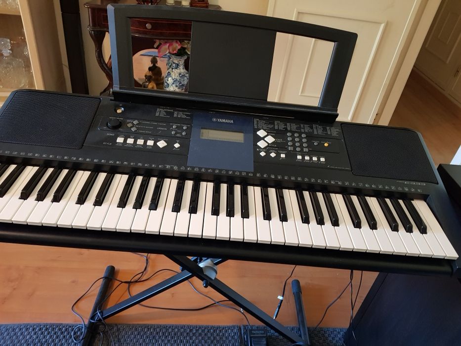 Vendo yamaha psr-e333