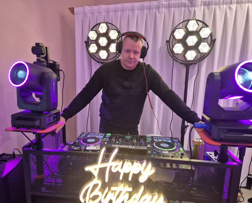 Dj na imprezę oprawa muzyczna I świetlna