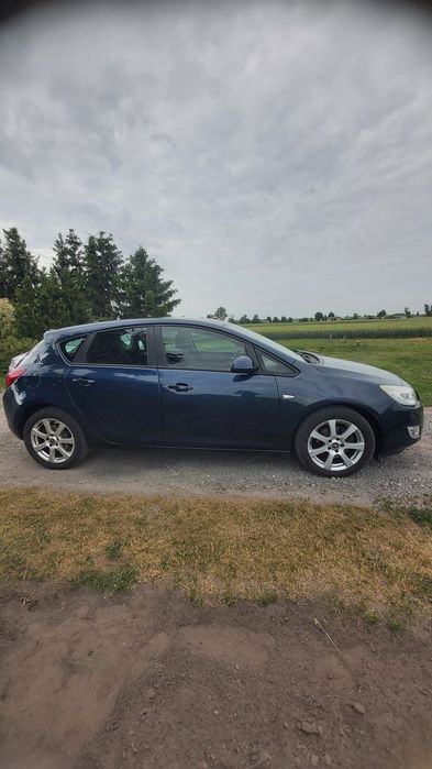 Samochód Opel Astra
