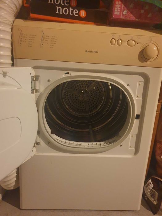 Máquina secar roupa