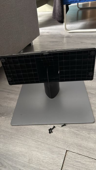 Podstawa noga stopa plus śruby Samsung QE65Q77CA (M2)