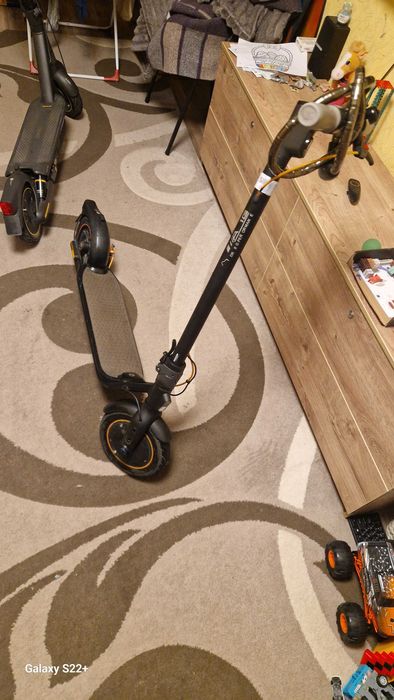 Електросамокат Segway Ninebot F40D