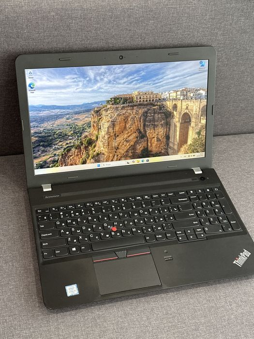 Ноутбук lenovo e560 Intel Core i5-6200U  16Gb, Radeon R7 M370 2Gb, IPS 15.6 Full HD 1920x1080