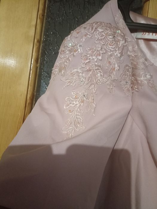 Святкова сукня великого розміру