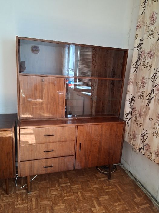 Meble PRL ,kredens, wysoki połysk