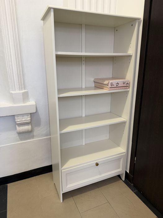 Piekna szafka komoda