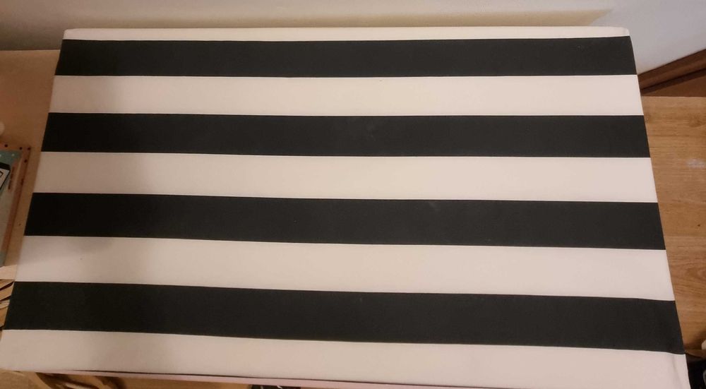 Ławka z pojemnikiem na zabawki IKEA czerwona + poduszka gratis