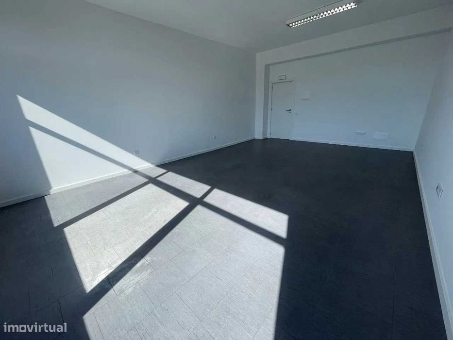 Escritórios Zona Industrial Alfena - 55m2