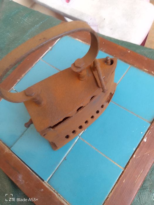 Ferro de Engomar Antigo