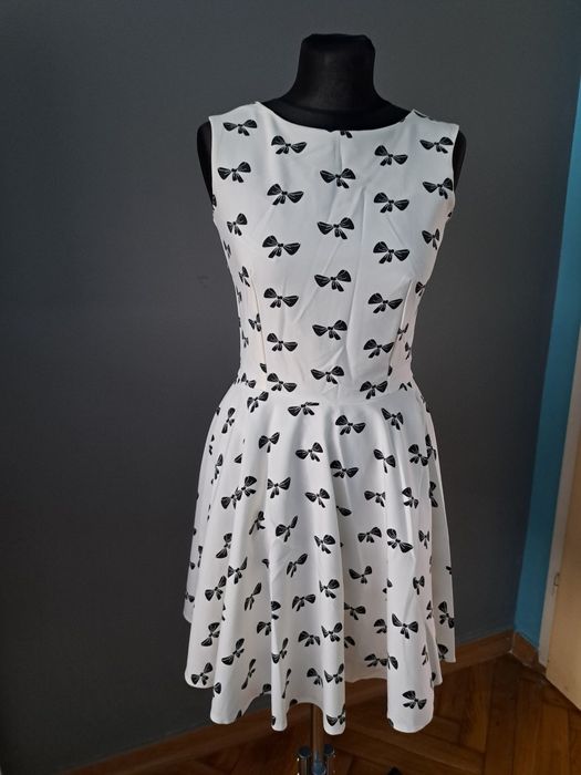 Sukienka w kokardki r. 38/M Forti złamana biel