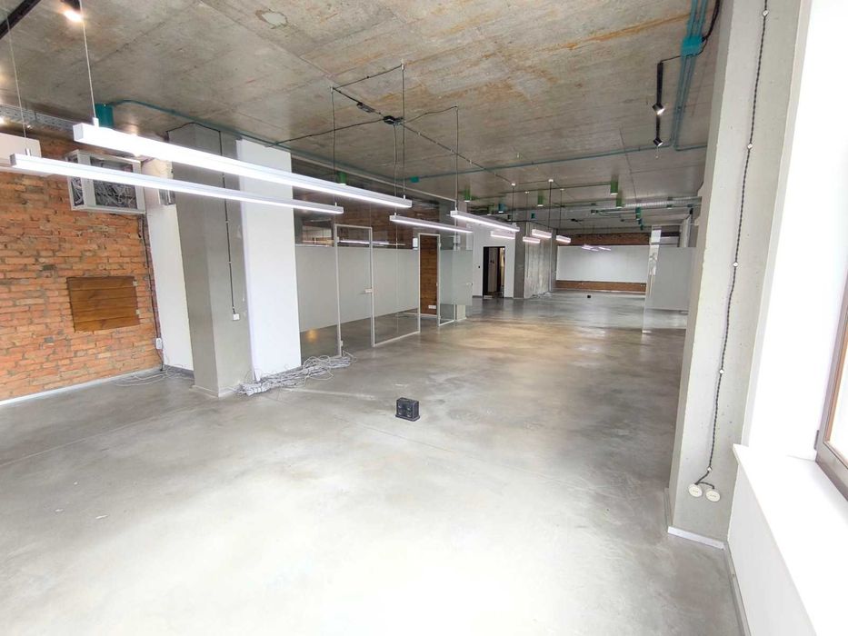 М.Арсенальна, Печерськ, Князів Острозьких, Kyiv Food Market, 330м