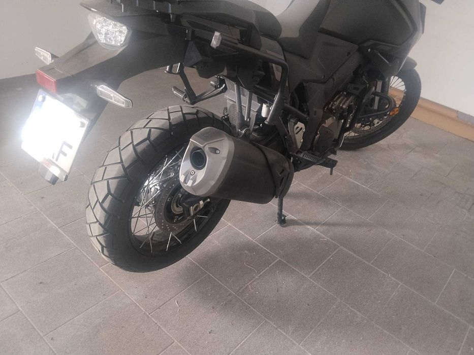 Suzuki V-strom DE 1050