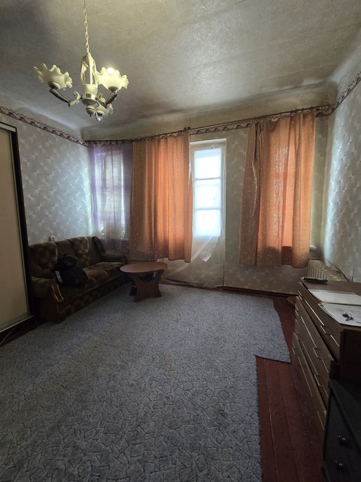 Продам 2х комнатную гостинку  на Салтовке