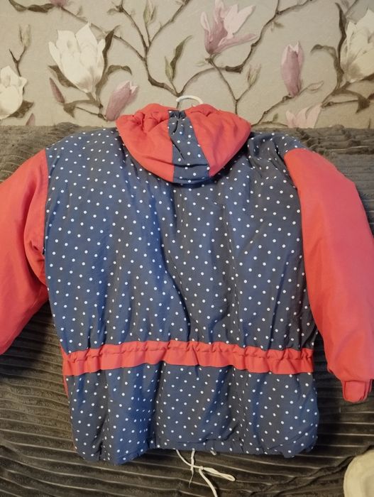 Демисезонная курточка на 4-5лет