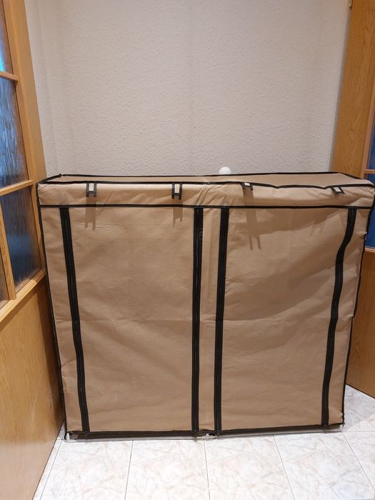 Szafka na buty o lekkiej konstrukcji