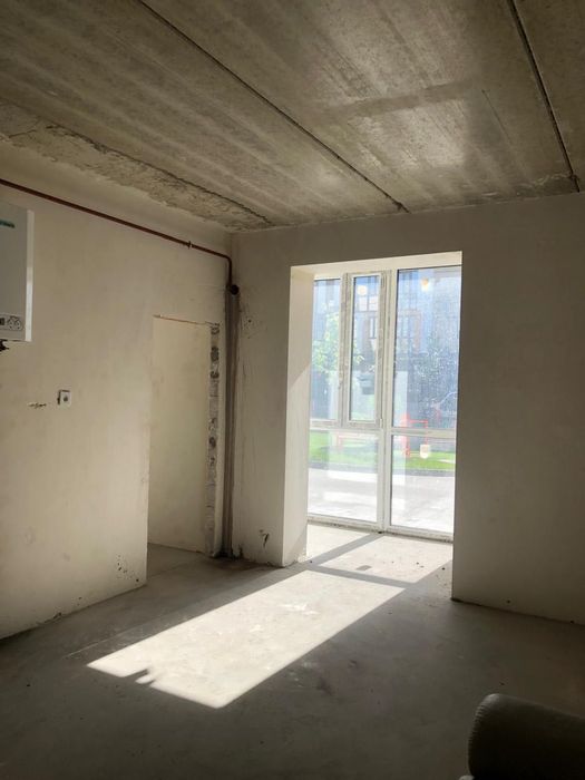 Продам 2 з кімнатну квартиру площею 64 м2 , будинок зданий