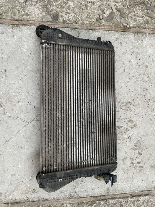Радіатор інтеркулера VW Volkswagen Passat