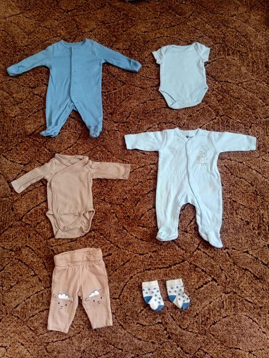 Продам набори одягу для недоношених діток..